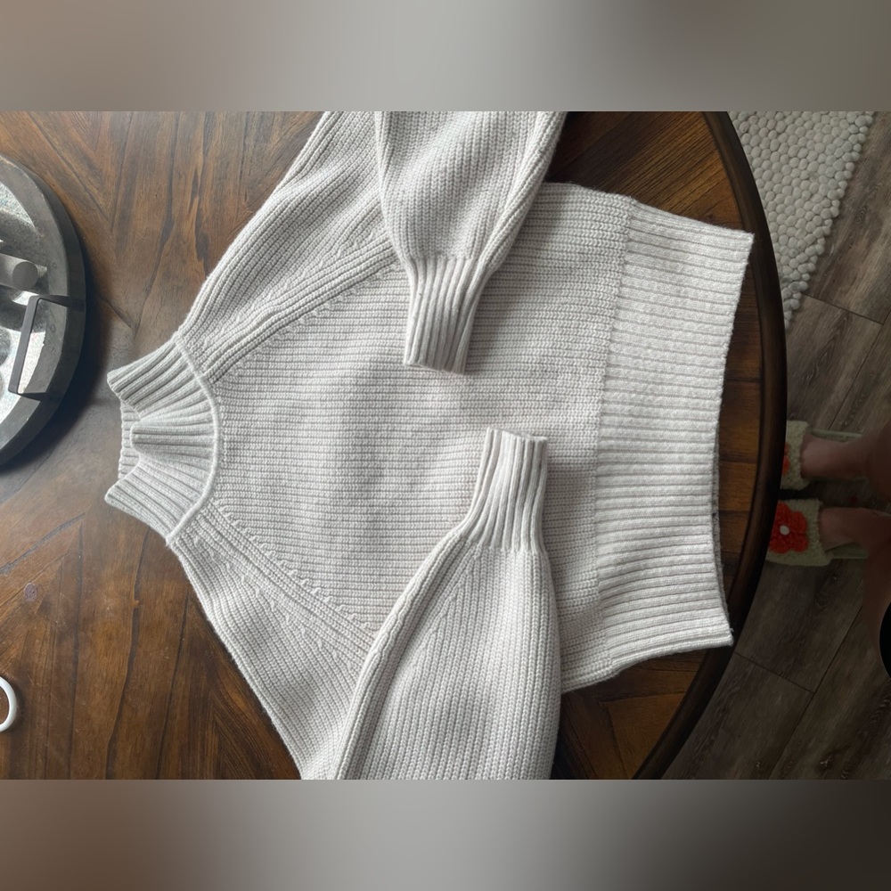 H&M sweater